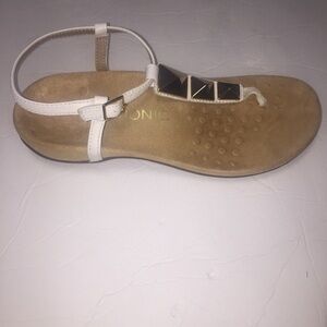 𝅺Vionic Rest Nala T-strap white sandal thong size 7